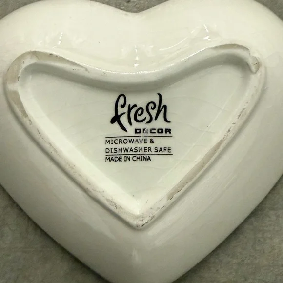 Vintage Heart Shaped Bowl with Heart Graphic - Picture 4 of 5